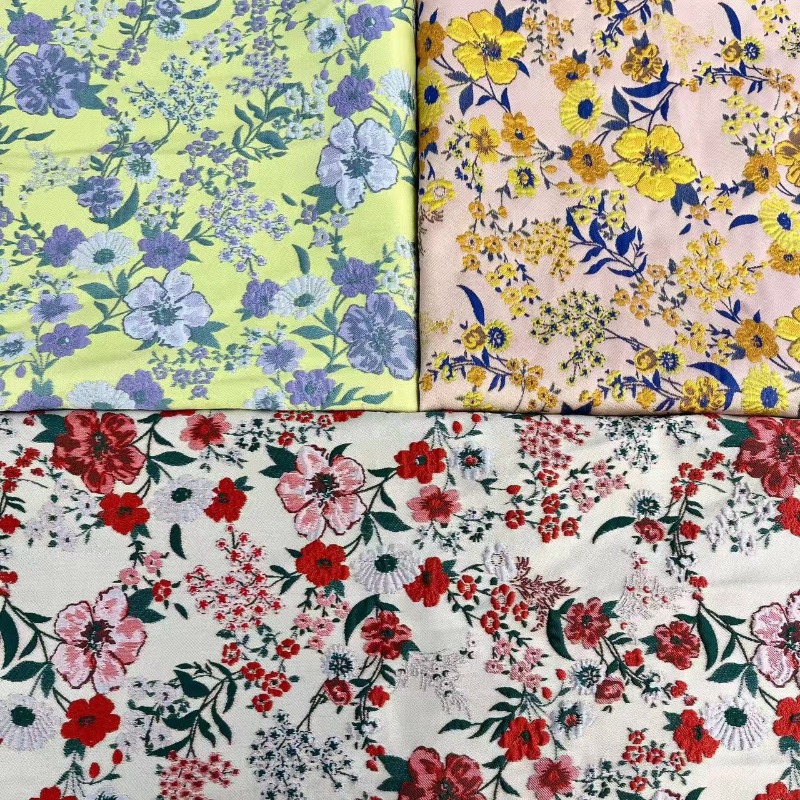 Red Small Floral Jacquard Fabr - Vintage Sewing Textile ulasan dan harga